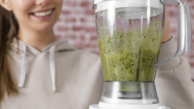 Dengan satu bahan, blender tajam kembali