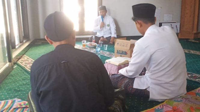Santri Tahfidz Ponpes NAA Khotmil Qur'an Keliling Wongsorejo