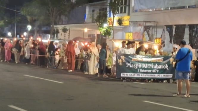 Ribuan Warga Jember Pawai Obor Sambut Tahun Baru Islam