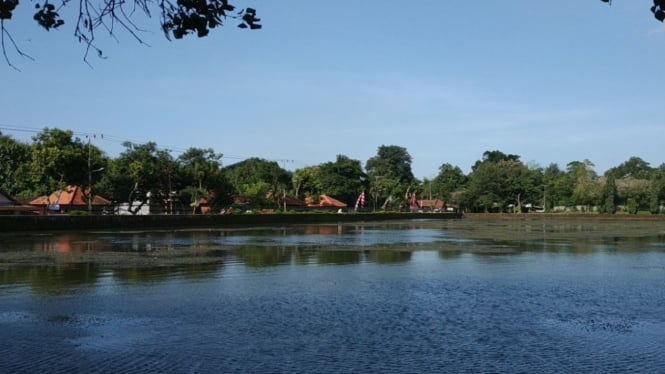 Kolam Segaran Peninggalan Kerajaan Majapahit di Mojokerto
