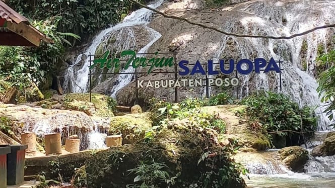 Pesona Air Terjun Saluopa yang memukau