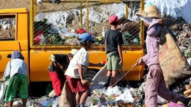 Kondisi tumpukan sampah di TPA Kebon Kongok, Lombok Barat
