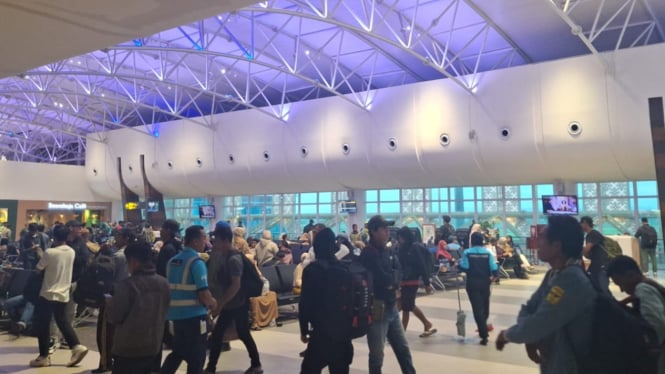 Kepadatan penumpang di bandara Lombok