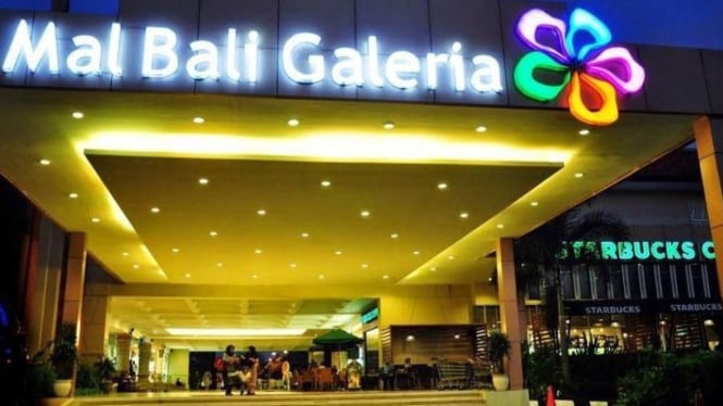 mal bali galeria berlokasi di Simpang Dewa Ruci, Kuta