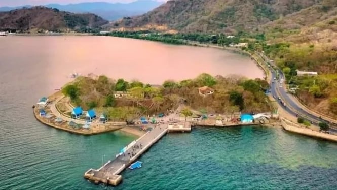 Pantai Lawata Kota Bima.