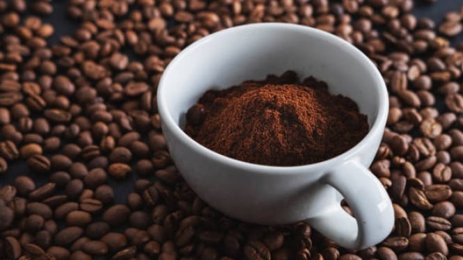 Ampas kopi bisa diolah kembali menjadi pupuk cair