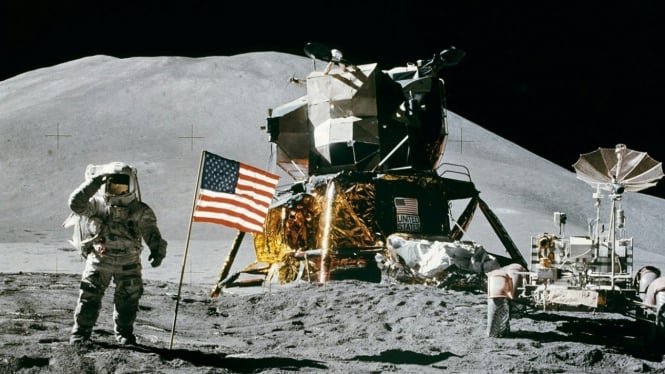 Ilustrasi Astronot saat diluar angkasa.