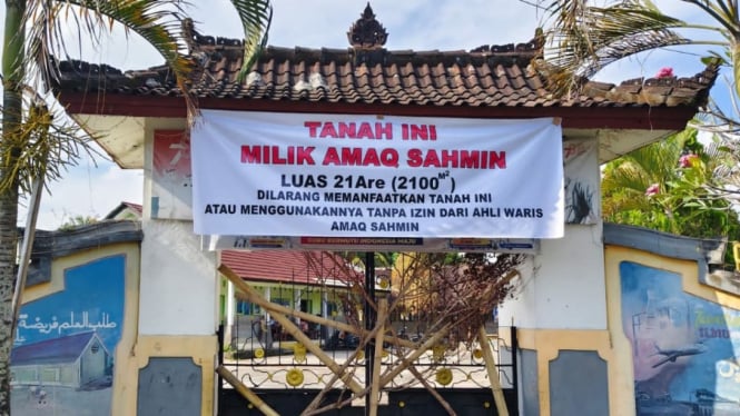 SDN 1 Pengenjek yang disegel warga pengklaim lahan