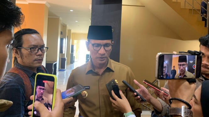 Walikota Mataram Saat Hadiri Sidang Paripurna DPRD Kota