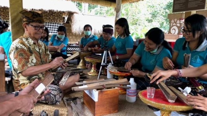 Selembar daun, suara leluhur yang abadi