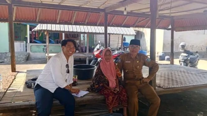 Kepala Desa bersama tim Yayasan Rumah Yatim Majeluk