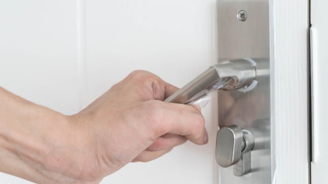 Solusi Pintu Sering Seret Saat Dibuka