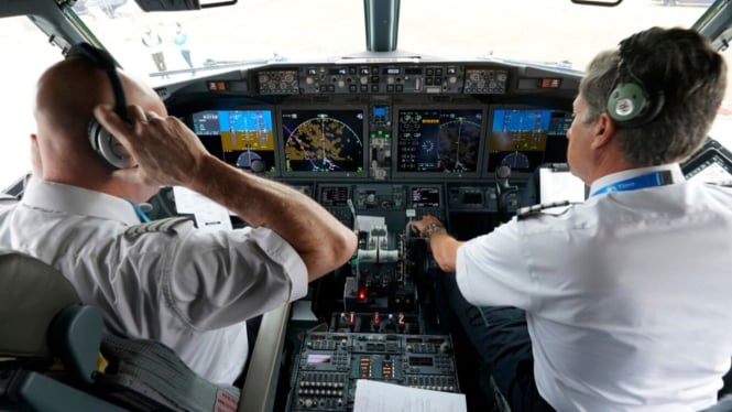 Pilot tidak menggunakan parfum dan sejenisnya sebelum terbang