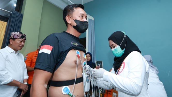 Tim Pencari Bawah Laut periksa kesehatan di RSUD Blambangan