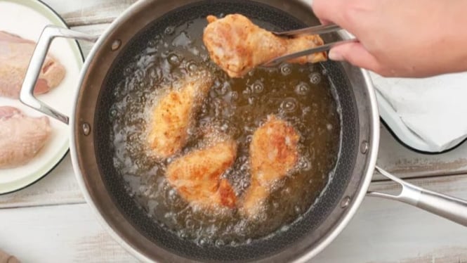 Masak tenang tanpa minyak muncrat