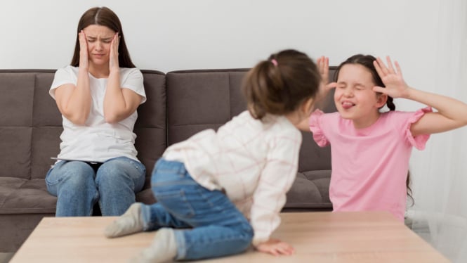 Tips atasi anak tantrum dengan tenang