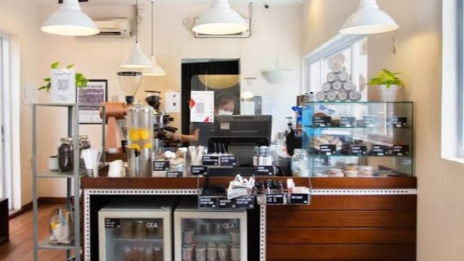 Gerai Kopi TUKU tampil dengan konsep sederhana yang khas.