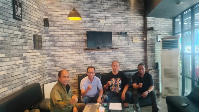 Pemred Radar Bali Djoko Heru berkoordinasi dengan Pena