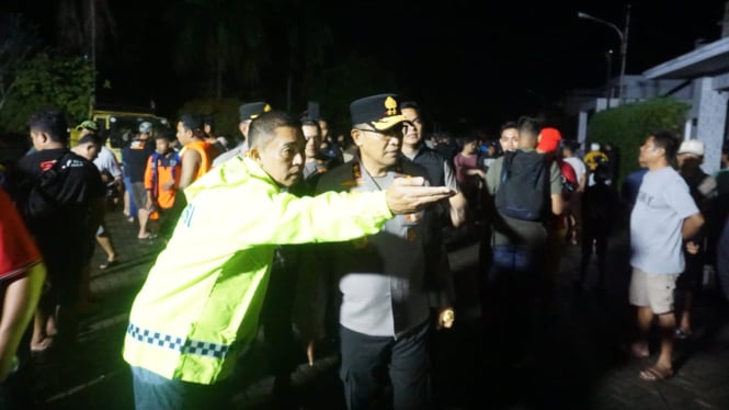 Kapolda NTB Turun Tinjau Lokasi Banjir di Dampingi Kapolresta