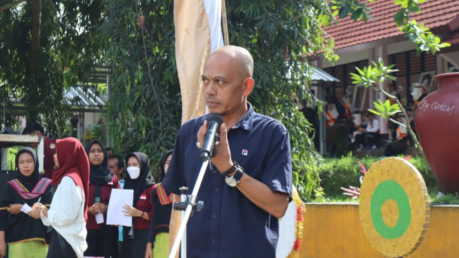 Syaiful Akhyar saat memberikan pernyataan resmi terkait