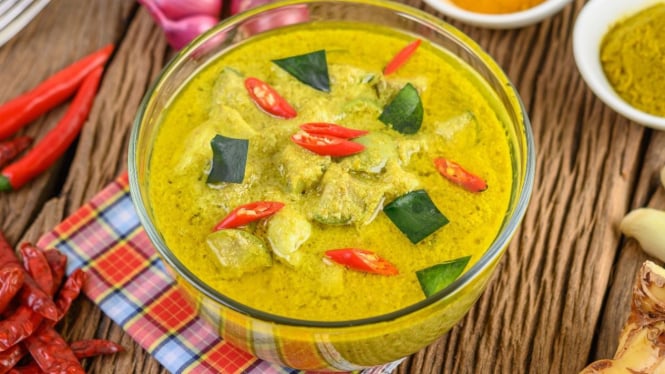 Hidangan dari bumbu dasar kuning yang kaya akan rempah