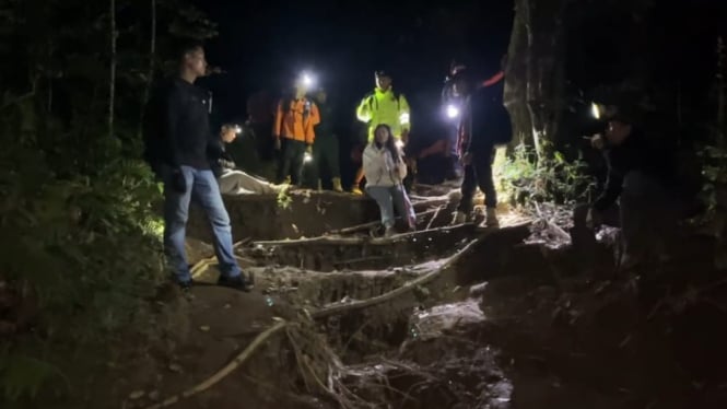 Tim SAR Gabungan temukan ibu dan anak yang hilang di Gunung Batukaru