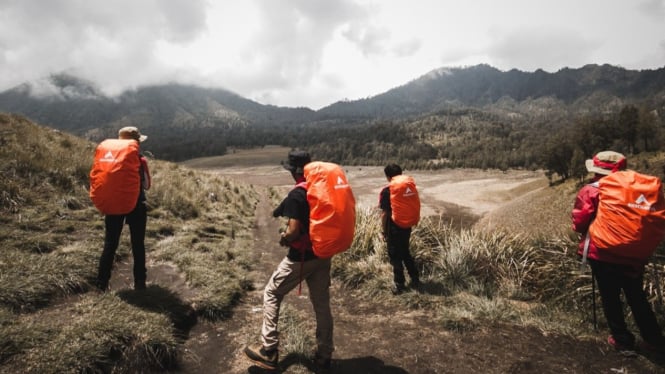 Mendaki gunung adalah salah satu olahraga yang berisiko tinggi