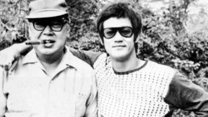 Sutradara Lo Wei (kiri) dan Bruce Lee saat keduanya masih akur.