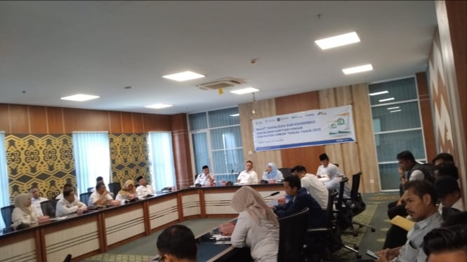 Rapat Koordinasi penyaluran bansos beras di Kantor Bupati