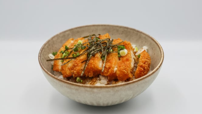 Rice bowl ayam crispy ala restoran Jepang