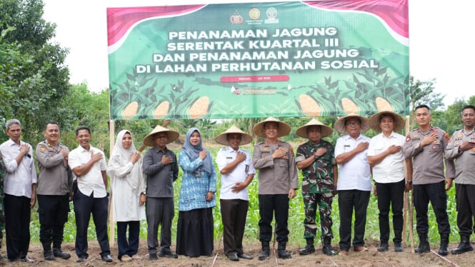 Kapolresta Mataram tanam jagung serentak