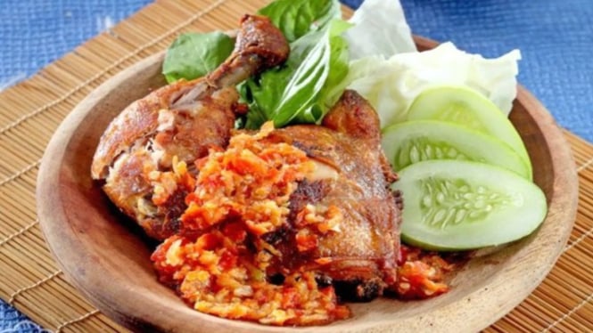 Ayam Penyet Sambal Pedas