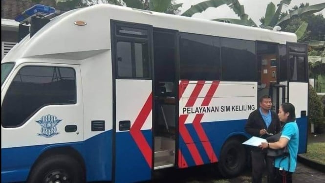 Mobil pelayanan SIM keliling