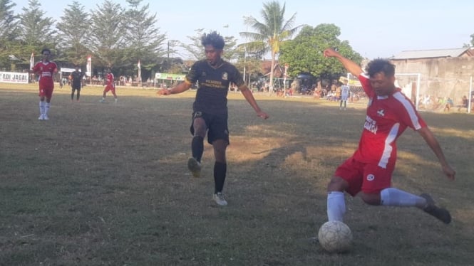 Tim Pemdes Sidodadi VS tim Pemdes Sumberanyar