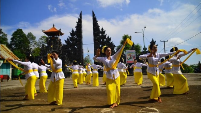 Harmoni Spiritual dan Budaya dalam Tari Rejang Bali
