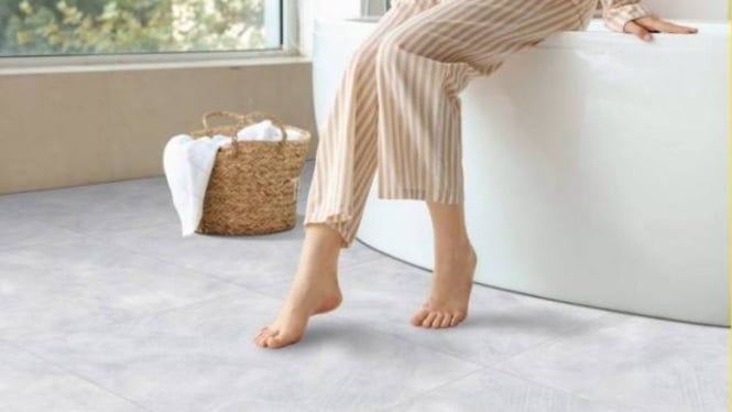 Lantai kamar mandi