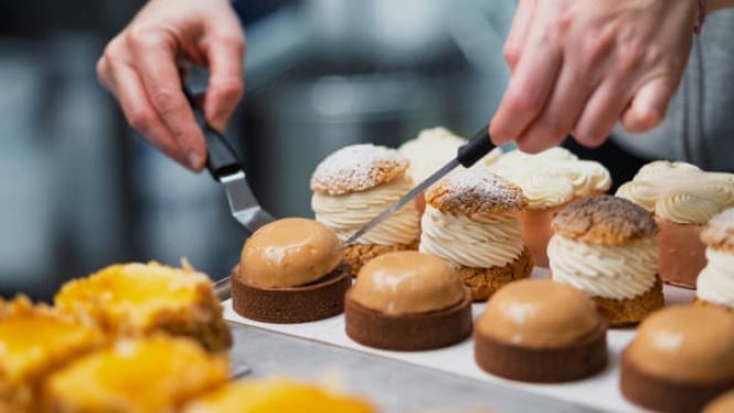 Makan kue dengan porsi cukup, masih bisa turunkan berat badan