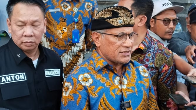 Komjen Marthinus Hukom hadiri pengukuhan desa bersinar