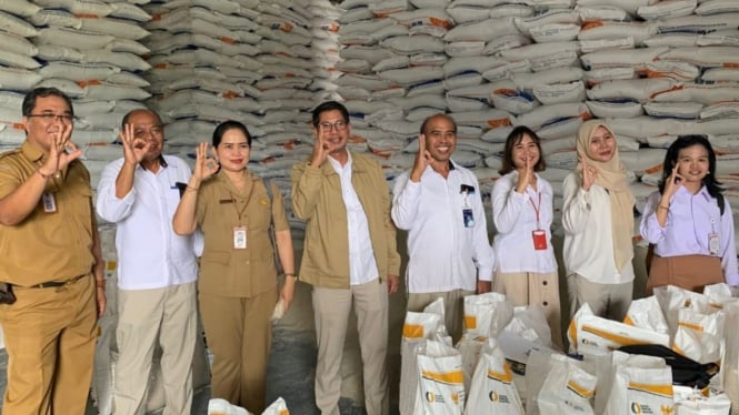 Perum Bulog menyalurkan beras kepada PBP di Bali