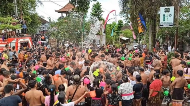 Spiritual dalam Tradisi Siat Yeh Setelah Hari Raya Nyepi