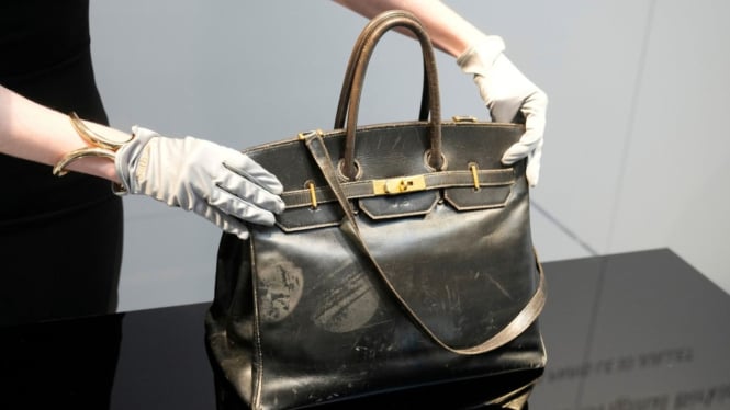 Tas Hermes ini terjual dengan harga yang tidak masuk akal.