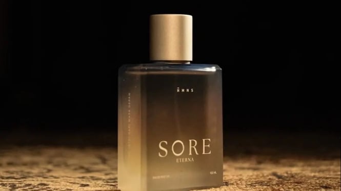 Parfum kolaborasi HMNS dan film SORE sudah bisa kamu dapatkan