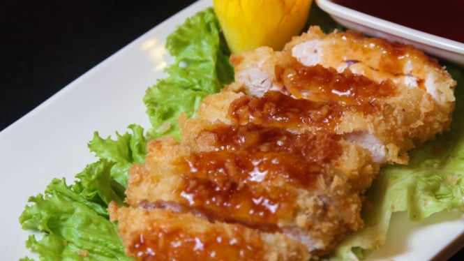 Chiken Katsu Teriyaki Siap Dihidangkan