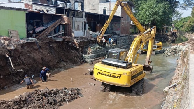 Pemasangan Batu Bronjong Sungai Ancar