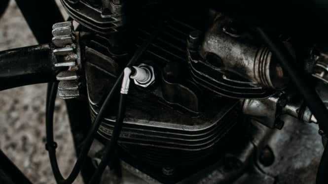 Periksa berkala untuk mencegah kerusakan pada busi motor
