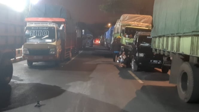 Ribuan truk terjebak kemacetan parah di Pantura Banyuwangi