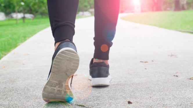 Jalan kaki, olahraga ringan yang menyehatkan fisik dan mental