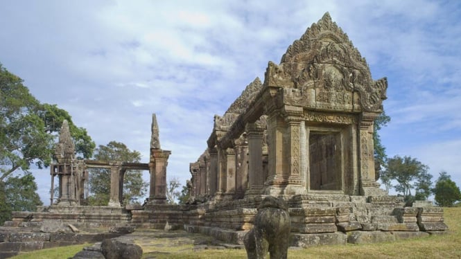 Candi Phreah Vihear yang Diperebutkan Thailand dan Kamboja