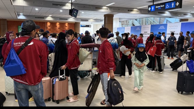 Kedatangan Kontingen FORNAS VIII di Bandara Lombok
