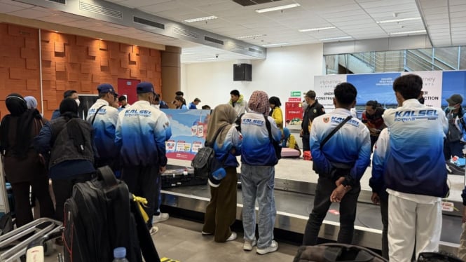 Kontingen Fornas di Bandara Lombok.
